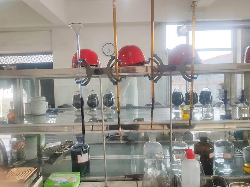 Bàn hóa chất